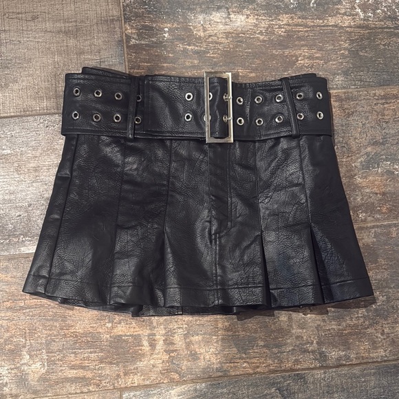 Black Leather Mini Skirt with Belt - Picture 1 of 4